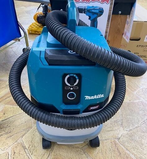 550 40Vmax 充電式集じん機 乾湿両用 業務用 makita マキタ VC003G 本体、ホースのみ 中古品