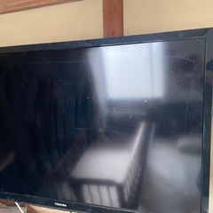 壁掛けもできる40型テレビ　