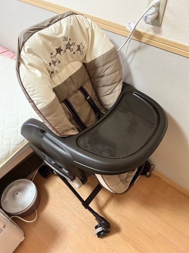 コンビ　ネムリラ　電動ハイローチェア
