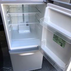 NO 479 ?福岡市内配送設置無料✨? NR-B14AW-S 冷蔵庫 138L