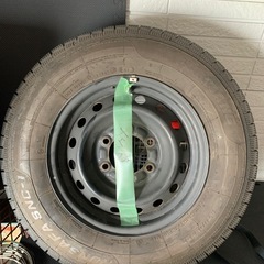 最終値下げ(ハイエース用)スタッドレスタイヤホイルセット(ホイールキャップ付き)