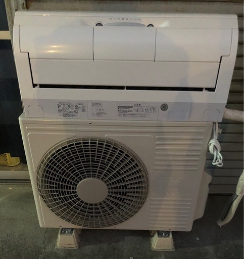 日立ルームエアコン　白くまくん　RAS-XC22J（W)18年製
