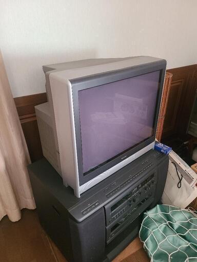 巨大 ブラウン管テレビ