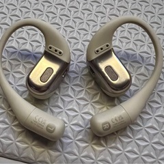 【美品】SHOKZ  OPENFIT(ベージュ) FOCAL POINT T910 ワイヤレスイヤホン　空気伝導 