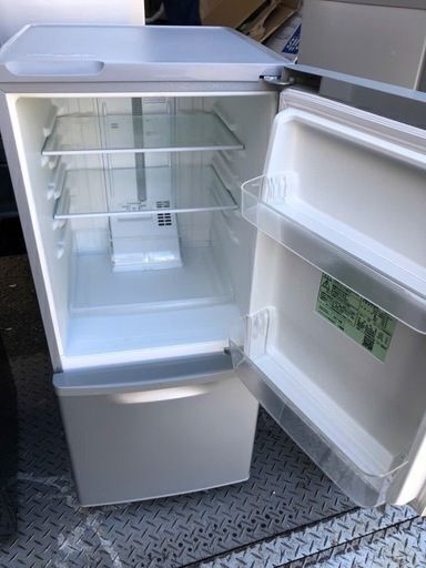 福岡市配送無料　Panasonic NR-B14AW-S 冷蔵庫 2018年製 NO 479 ?福岡市内配送設置無料✨? NR-B14AW-S 冷蔵庫 138L パーソナル