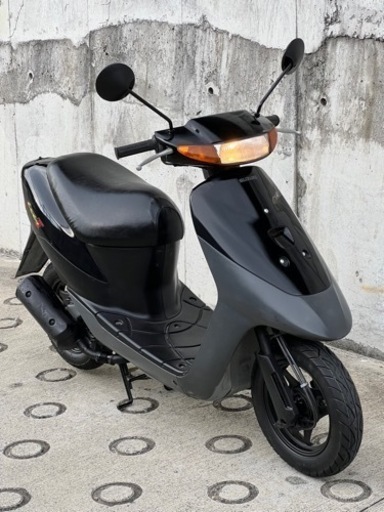 大人気セール‼️安心のバッテリー新品✨️フロントタイヤ新品✨️嬉しいシート張り替え♪オイル満タン補充済みオイル交換不要⭕️継ぎ足しだけで2サイクルでパワフルな走りCA1KA レッツ2✴