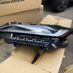 AXUH MXUA 80 85 ハリアー ヘッド ランプ ライト レンズ KOITO 48-233 左