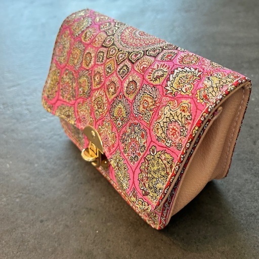 新品未使用 トルコ直輸入【ショルダーバッグ】ハンドメイド トルコ刺繍バッグ レディース チェーンバッグ ピンク
