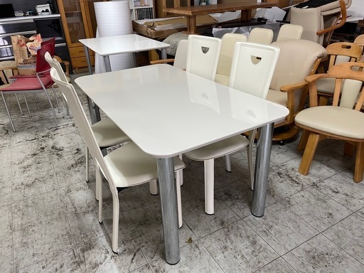 訳あり品　オシャレな　白のダイニングセット　椅子4脚　革風座面背もたれ