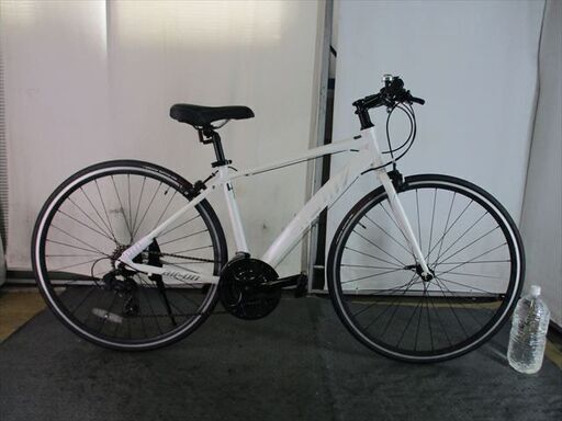 Ｄ771　★21000円★整備済み スポーツ中古自転車 air-on【クロスバイク 　白　700C　43ｃｍ 】