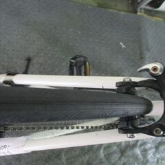 Ｄ771　★21000円★整備済み スポーツ中古自転車 air-on【クロスバイク 　白　700C　43ｃｍ 】