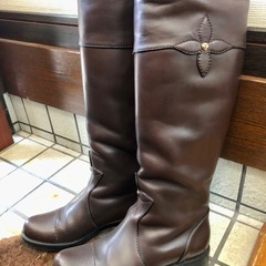 ヴィトン 中古 30万円以上 ロングブーツ 可愛い❤︎フラワー　サイズ35 1/2 ヴィトン ロングブーツ 可愛いフラワー♡ 元値30万円以上 サイズ