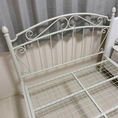 セミダブルベッドフレーム　　