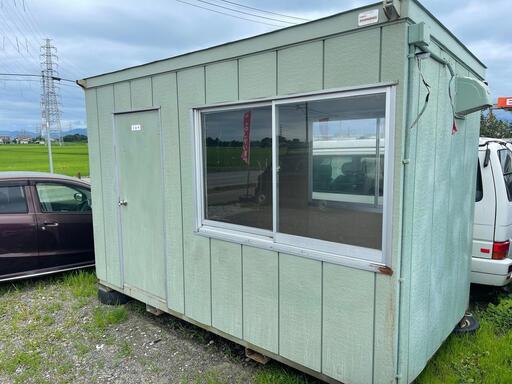 多用途ポータブルキャビン：換気＆電源完備、即利用可能