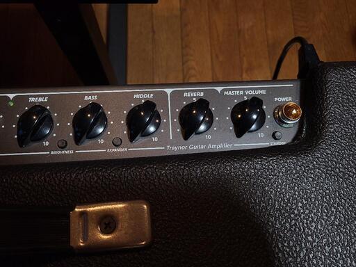 Trainer Custom Valve 80 真空管アンプ