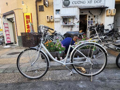 ママチャリ　２６インチ　カゴ　付き　シルバー　配達可能