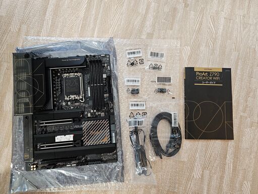 マザーボード：ASUS PROART Z790-CREATOR WIFI