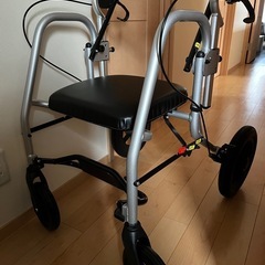 neo-NOPPO ネオノッポ　歩行器車椅子2way