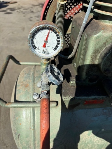 エアコンプレッサー　明治　0.4kw  100V  NO-1/2