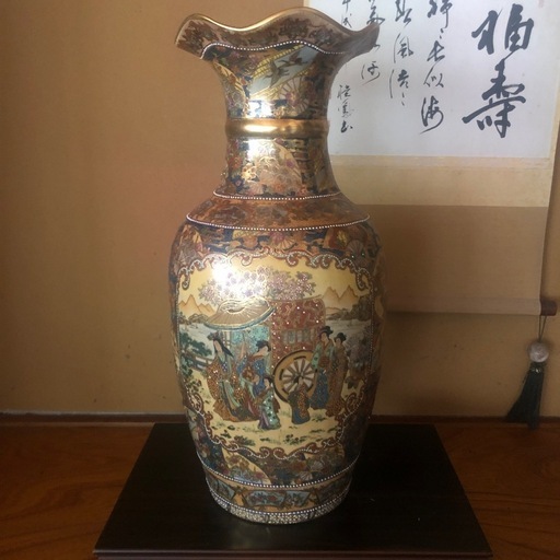 薩摩焼 特大 飾り壺 飾壺 花瓶 花器 陶器 骨董品 馬と武者 武士 美人 風林火山 武田信玄 金彩 台付き、値下げしました。