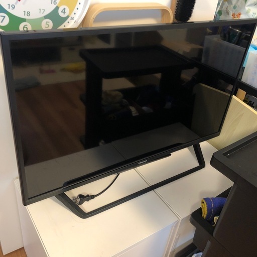 テレビ　32型　2022年製
