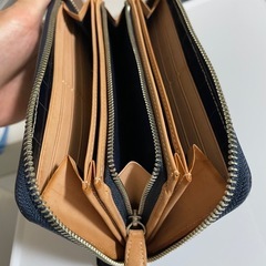 ヴィヴィアン本革長財布ネイビー