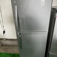 ご来店時、ガンお値引き‼️UN-G(ユーイング) 2016年製228 L　2 ドア冷蔵庫🎉