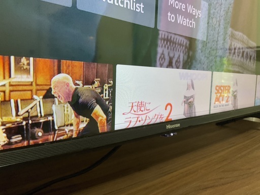 4K 50インチテレビ（液晶画面下に薄く黒い線あり）