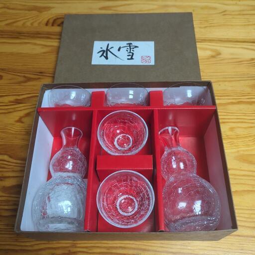ガラス製の酒器のセット　未使用品です