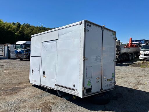 福岡発　2tアルミコンテナ　観音開き　ドアストッパー有　鍵なし　横扉付き　その他多数コンテナ有、値下げ交渉有、株式会社南商会