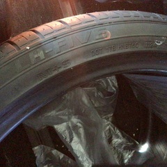 新品　未使用　タイヤ　21インチ　4本セット　245\\40R21  2024年製　千葉県柏市　引き取り限定