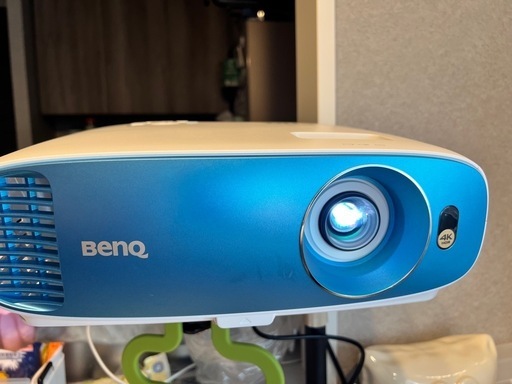 BenQ 4Kホームプロジェクター 4K HDR TK800