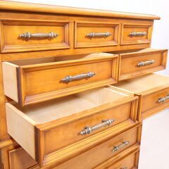 横浜クラシック家具 Daniel(ダニエル)の7段チェストです。樺桜無垢材を