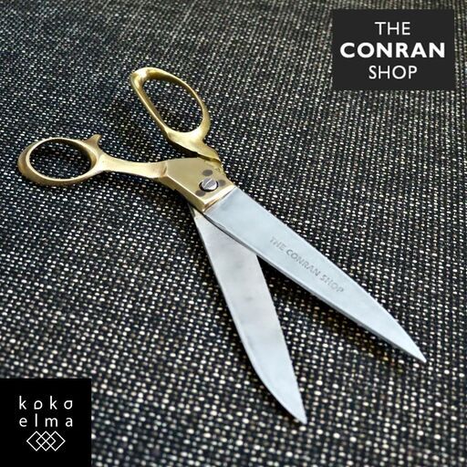 THE CONRAN SHOP(コンランショップ)取扱われていた真鍮製のシザーズです。真鍮と鉄の組み合わせがアンティークのような味わい深い風合いです。シンプルで素朴な雰囲気の裁ちばさみ♪