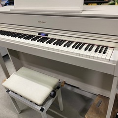 お薦め品‼️木製鍵盤‼️美品‼️BlueToothオーディオ搭載‼️ローランド電子ピアノ HP605-GP 2017年