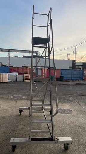 業務用移動架台（アルミ製）