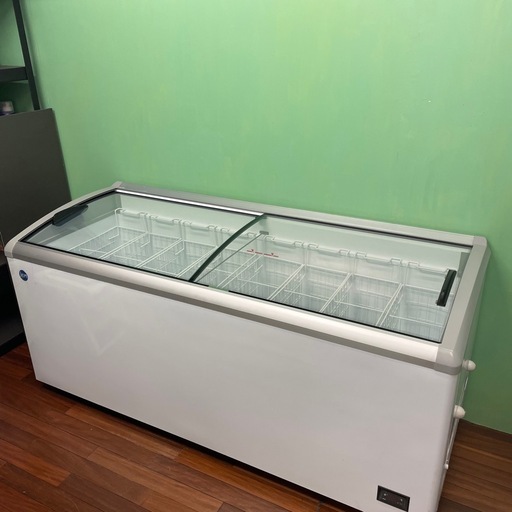 ①【中古・極美品】2022年製✨業務用(ジェーシーエム)JCM 冷凍ショーケース ラウンド扉 LED照明付 JCMCS-405L 405リットル 幅1820×奥行697×高さ850mm業務用冷凍庫