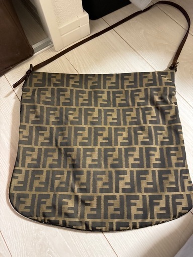 ✨美品✨FENDI ワンショルダーバック ズッカ F金具 レザー キャンバス