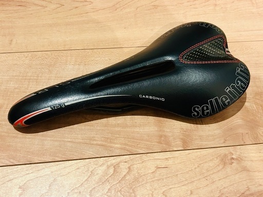 Selle Italia（セラ イタリア）　カーボン製サドル