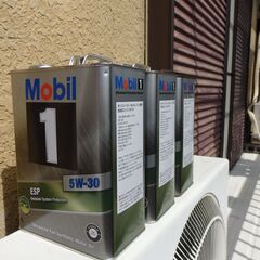 モービル1　ESP　5W30　4ℓ缶×2＋4ℓ缶(残約２ℓ）×１　計　約１０ℓ
