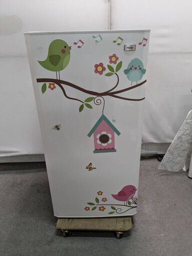 ☆中古￥12,800！Haier　100㍑冷凍庫　家電　JF-NU100G型　幅48㎝ｘ奥行56㎝ｘ高さ100㎝　【BI140】