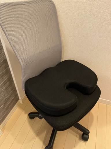 【座面破れあり】オフィスチェア\u0026楽天21冠のクッション