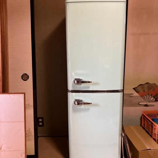 期間限定割引き　エメラルドグリーン　冷蔵庫　アイリスオーヤマ　冷凍冷蔵庫　ほぼ新品