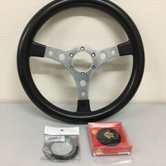 🐱ステアリング「MOMO」MOMOホーンボタンは新品です「No2」