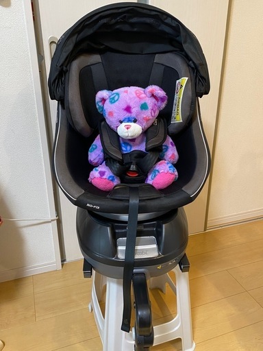 【売ります】コンビ チャイルドシート isofix ネルーム
