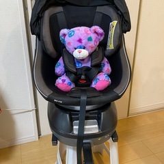 【売ります】コンビ チャイルドシート isofix ネルーム