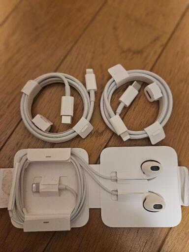 iPhone 充電コード2本とiPhone イヤフォン