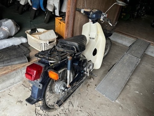 取引中ホンダ　スーパーカブ　カスタム4速