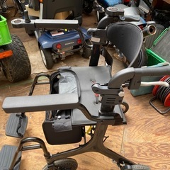 電動車椅子 ジョイスチック、介助用付き、展示車、折り畳み式 極上