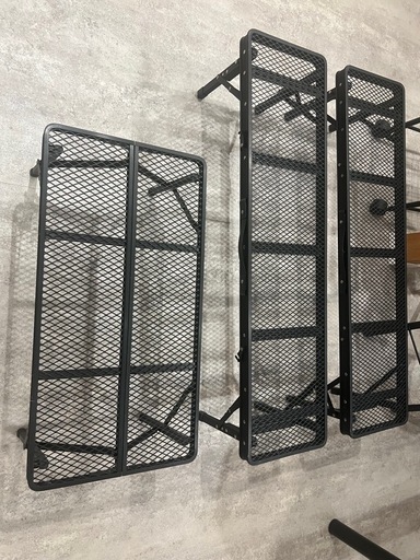 囲炉裏テーブル＊キャンプライトおまけ付き、卓上ミニ掃除機も付きます(投稿欄に写真あります)。格安、最安値。(取引中)